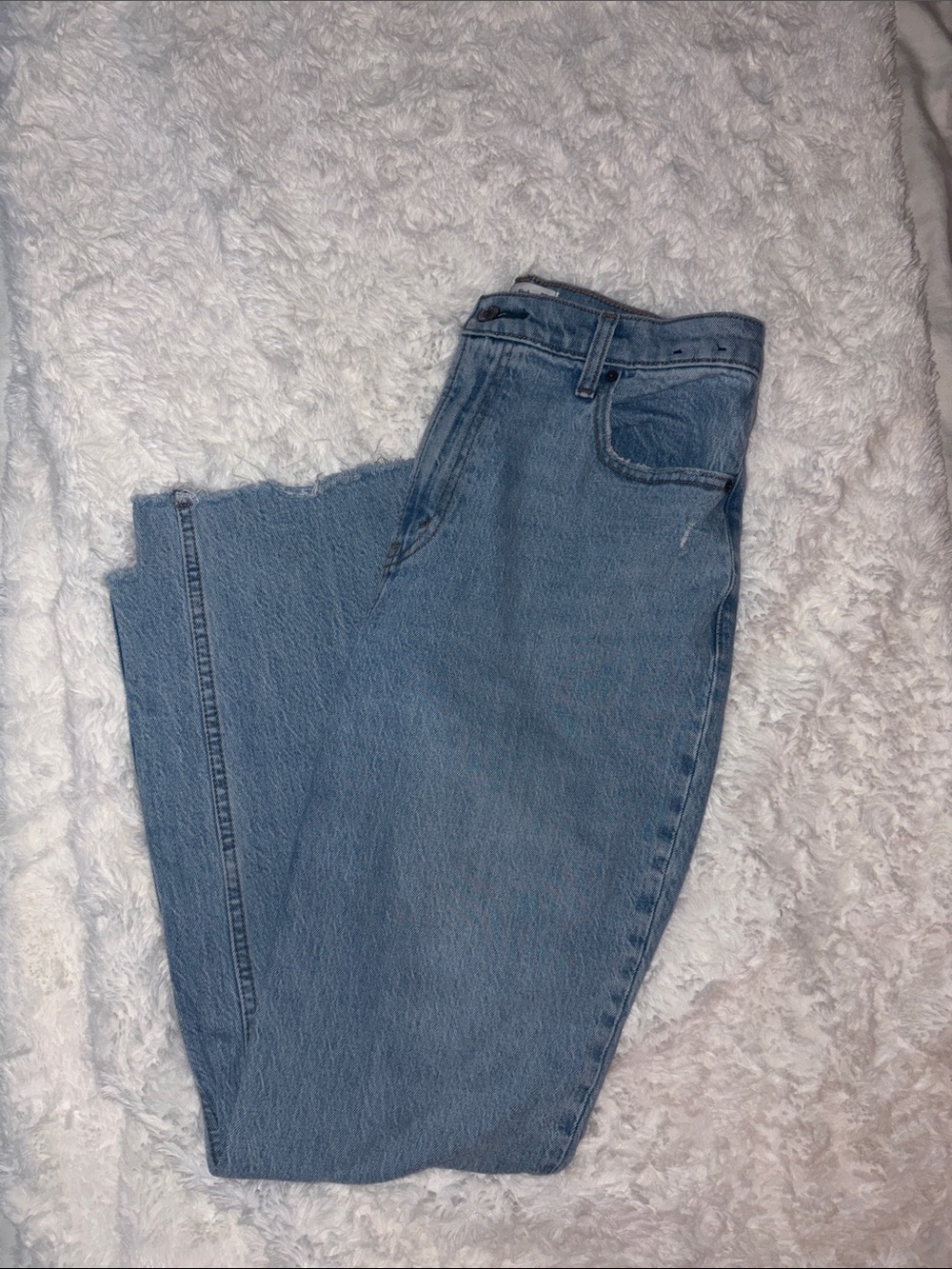Abercrombie & Fitch The 90s Straight, ultra high-rise Jean.